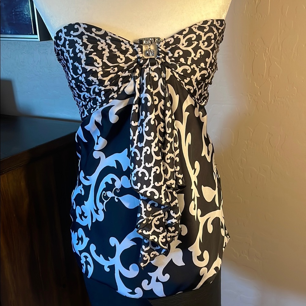 Black and White Strapless Top
